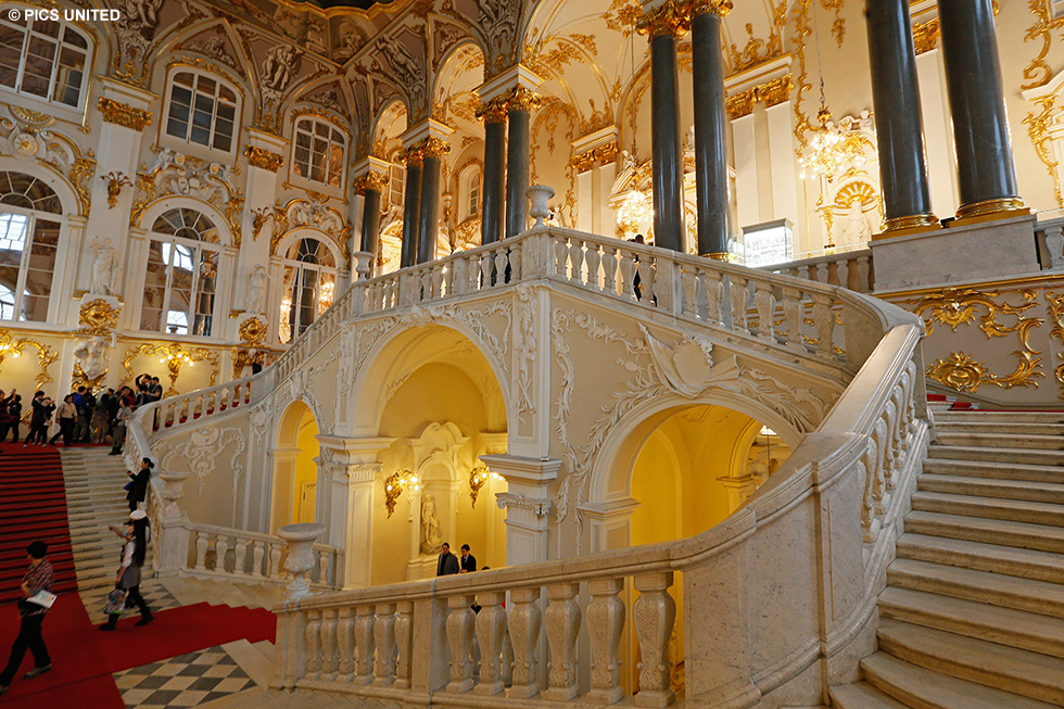 Het wereldberoemde museum de Hermitage. Hier zijn miljoenen pronkstukken uit het verleden te bewonderen | © Pics United