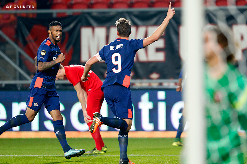 Luuk de Jong brak de wedstrijd letterlijk open met zijn treffer in de 51e minuut | © Pics United