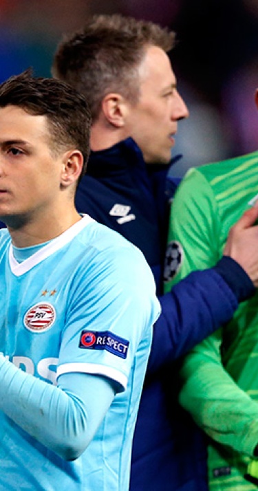 Strijdend PSV buigt het hoofd na penaltyserie