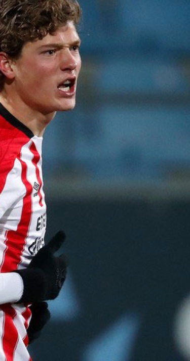 IN BEELD | Jong PSV wint dankzij Lammers