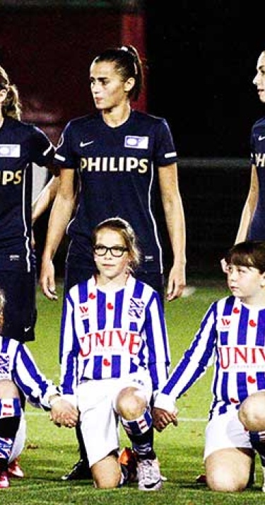 PSV Vrouwen op bezoek bij sc Heerenveen
