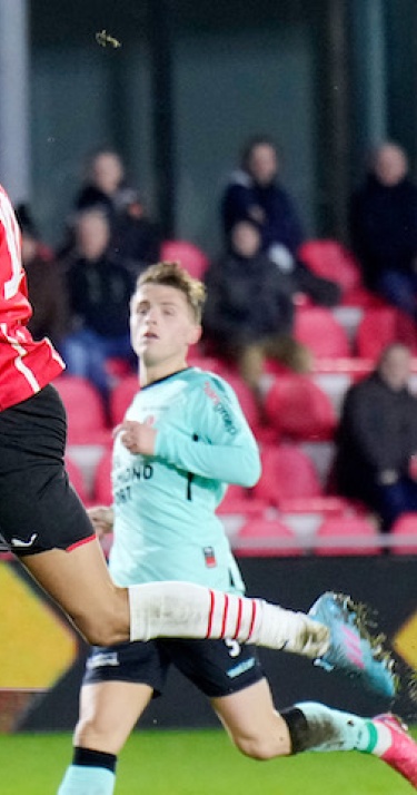 Jong PSV met vierde overwinning op rij richting Amsterdam