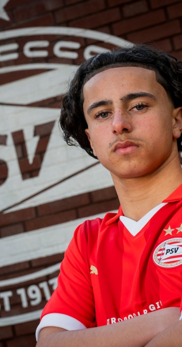 Profcontract | Kyano Penso tekent tot medio 2026 bij PSV