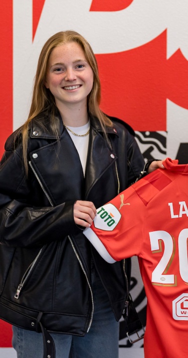 Contractnieuws | Robine Lacroix tekent tot medio 2026 bij PSV