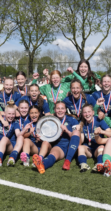 Kampioen | Jong PSV Vrouwen bekroont sterk seizoen met landstitel in Utrecht