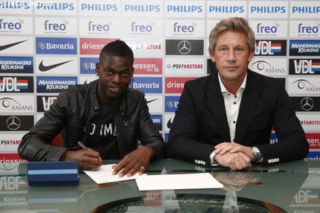Het offici&euml;le moment, de Fransman is speler van PSV. Bienvenue!
