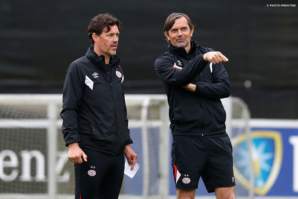 Naast Phillip Cocu neemt ook Chris van der Weerden afscheid van PSV