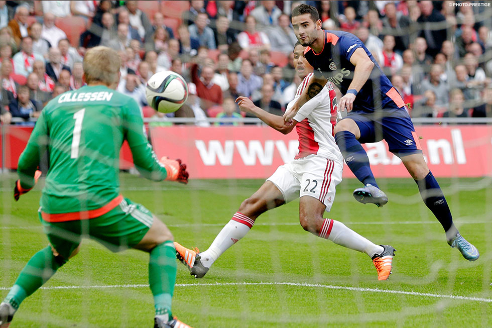 Gastón Pereiro debuteerde voor PSV met twee treffers tegen Ajax