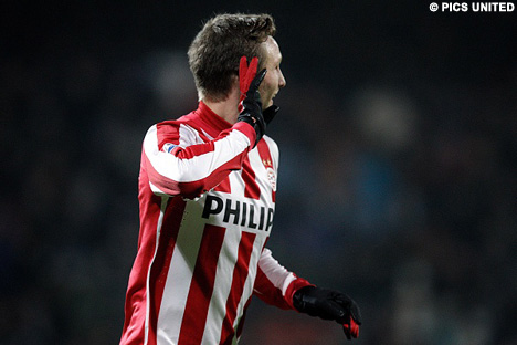 Tim Matavz brengt PSV na 26 minuten spelen op voorsprong: 0-1.