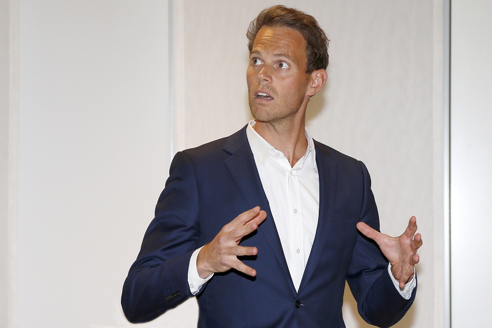 Jaap van Baar: 'We weten ook nog niet wat voor impact de lagere bankrekening van clubs straks heeft op contractverleningen en transfersommen'