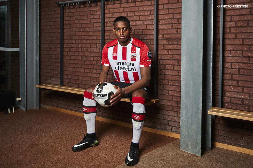 In het magazine vertelt Rosario over zijn jeugd en eerste halfjaar bij PSV