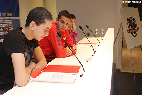 Woensdagavond ondertekenden twaalf kinderen een contract.