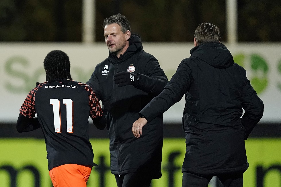 Complimenten voor Sekou Sidibe, één van de spelers die deze zomer aan de selectie van Jong PSV werd toegevoegd