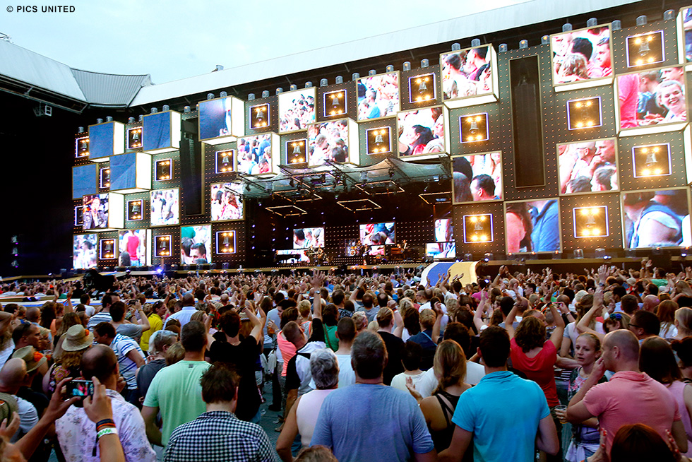 Guus Meeuwis in het Philips Stadion