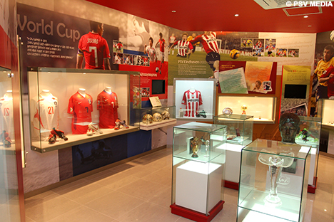 Veel aandacht voor de carriere van Ji-Sung Park in het museum.