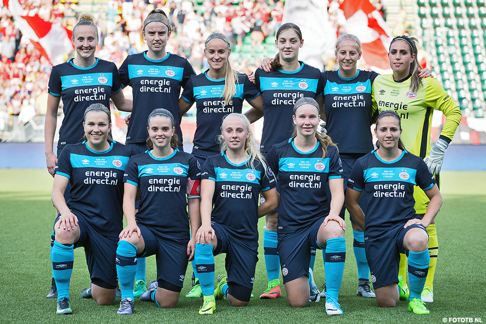 Van links naar rechts, eerste rij: Kim Mourmans, Jeslynn Kuijpers, Yvonne van Schijndel, Sisca Folkertsma, Vanity Lewerissa. Tweede rij: Lucie Akkerman, Myrthe Moorrees, Kirsten Koopmans, Aniek Nouwen, Maureen Sanders, Angela Christ.