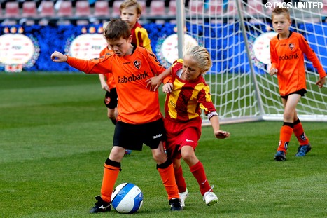 Jubileumavond afgetrapt door F-Jeugd uit de regio.