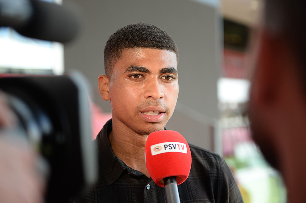 Duarte voor de camera van PSV TV