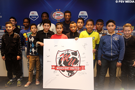 Dit zijn de jongeren van het nieuwe team van Mensfort United.