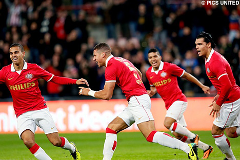 Jeffrey Bruma opende eerder dit seizoen in het thuisduel de score.