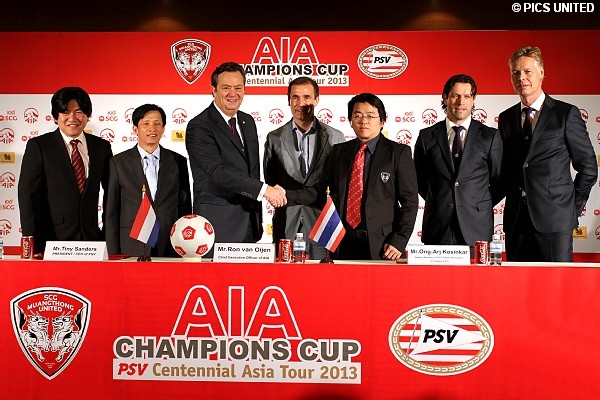 Een officieel ontvangst van PSV door hoofdsponsor van de trip AIA.