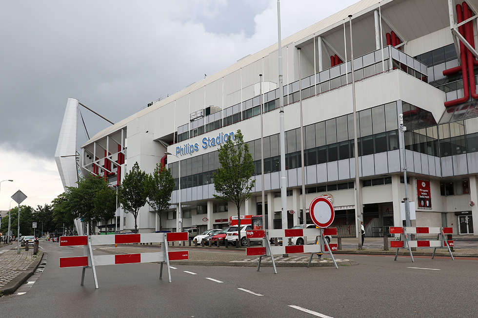 In fases zullen de werkzaamheden aan de Frederiklaan tot zaterdag 24 december 2017 duren | &copy; PSV Media