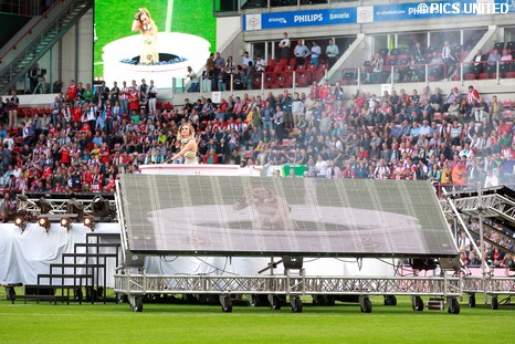 Optredens voorafgaand aan de wedstrijd.