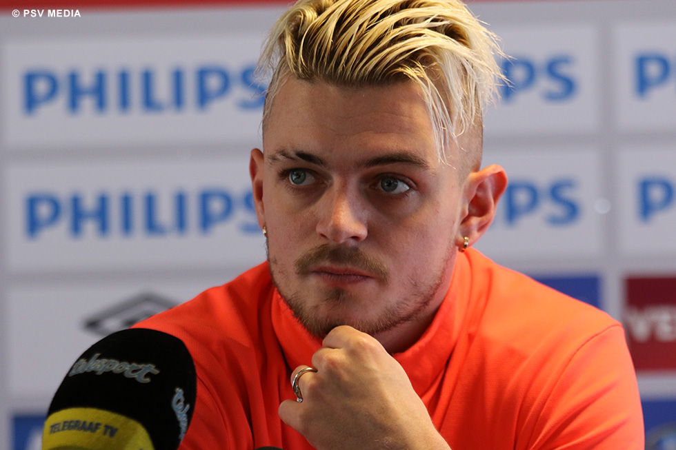 Maxime Lestienne sprak donderdagmiddag met de media | © PSV Media
