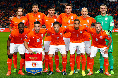 Met deze elf begon Nederland aan het duel met Letland.