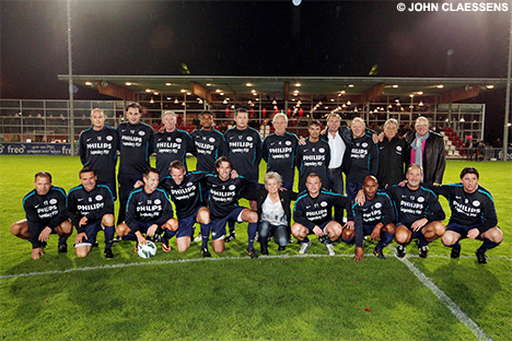 Het team van Legendary PSV voor deze speciale wedstrijd.
