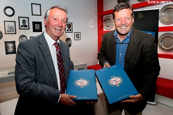 Willy van der Kuijlen en S&ouml;ren Lerby zijn zichtbaar trots.