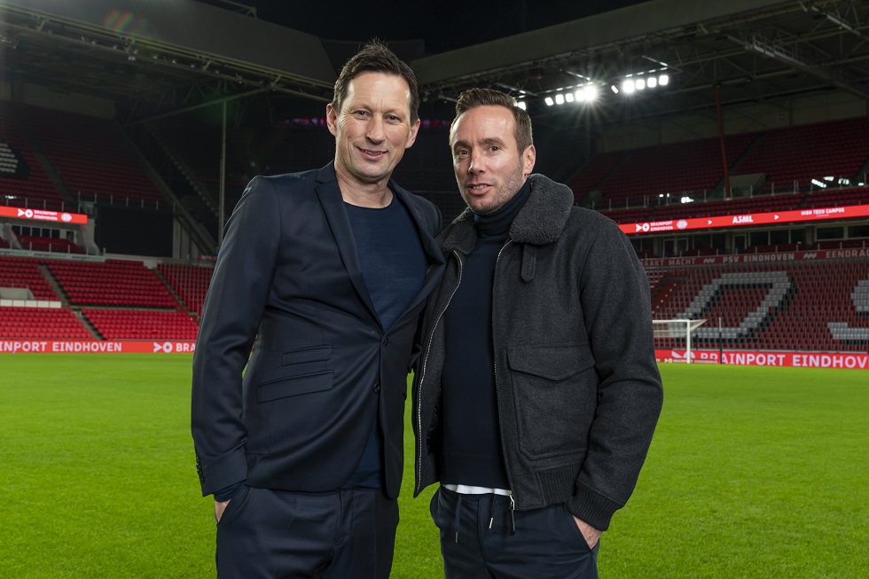 Jörn Wolf, hier rechts op de foto, zal Schmidt komend seizoen assisteren