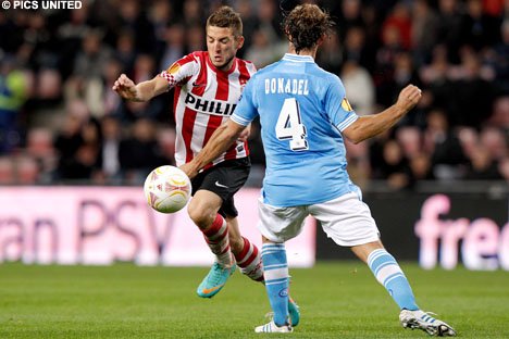 Mertens in actie tegen Napoli, afgelopen seizoen in de Europa League.