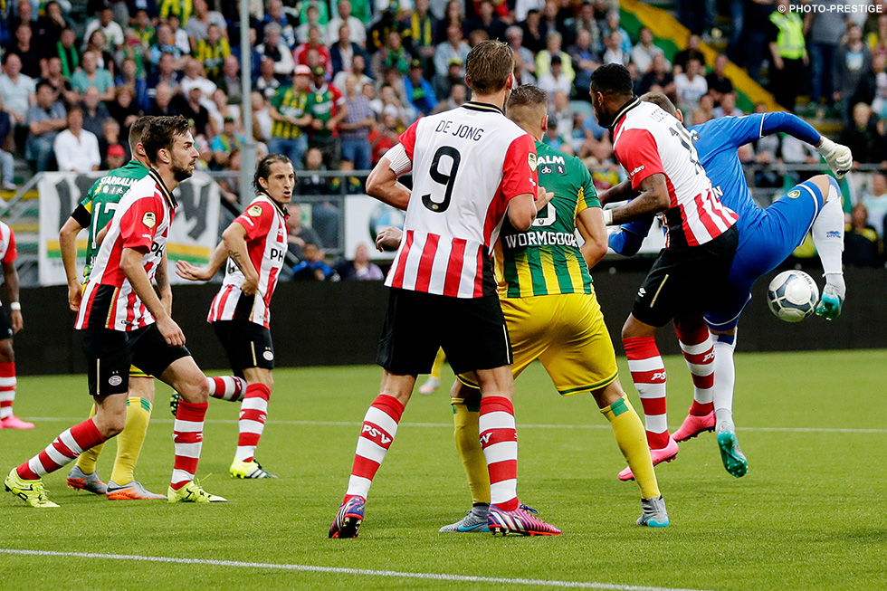 Deze treffer van Hansen ging vorig seizoen de wereld over