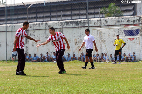 Zakaria Bakkali scoorde in het eerste duel de enige en winnende treffer.