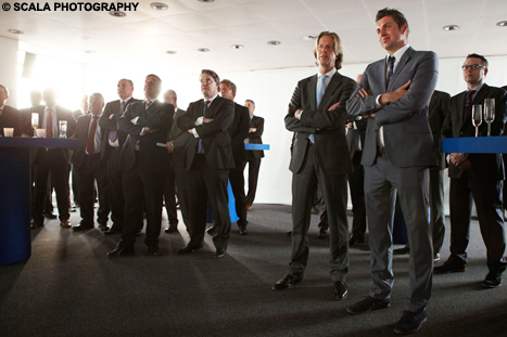 In het midden de Brabantse Commissaris van de Koning, Wim van de Donk.