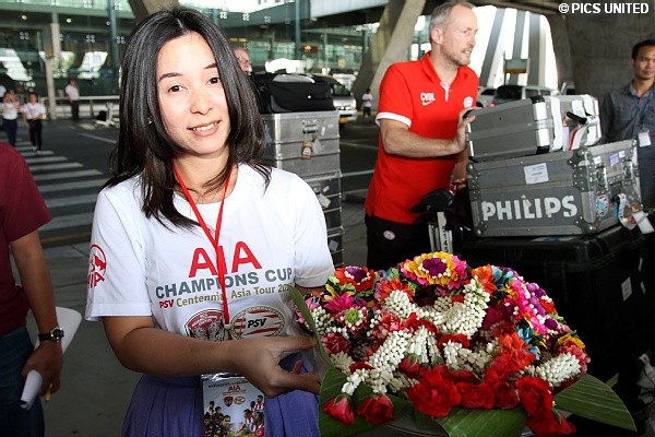 De selectie en staf werden er hartelijk ontvangen.
