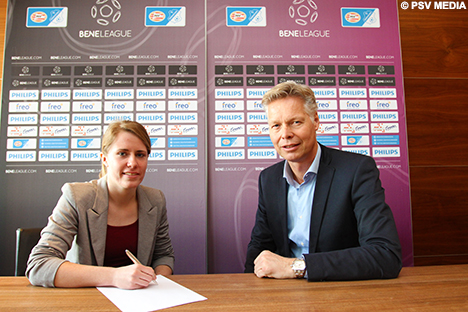 Sabine Becx zette haar handtekening onder het contract.