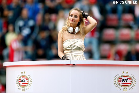 Optredens voorafgaand aan de wedstrijd.