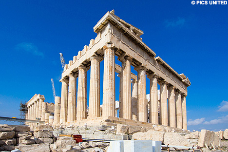 Veel historische gebouwen, waaronder de tempel Parthenon op de Acropolis, worden gerestaureerd.