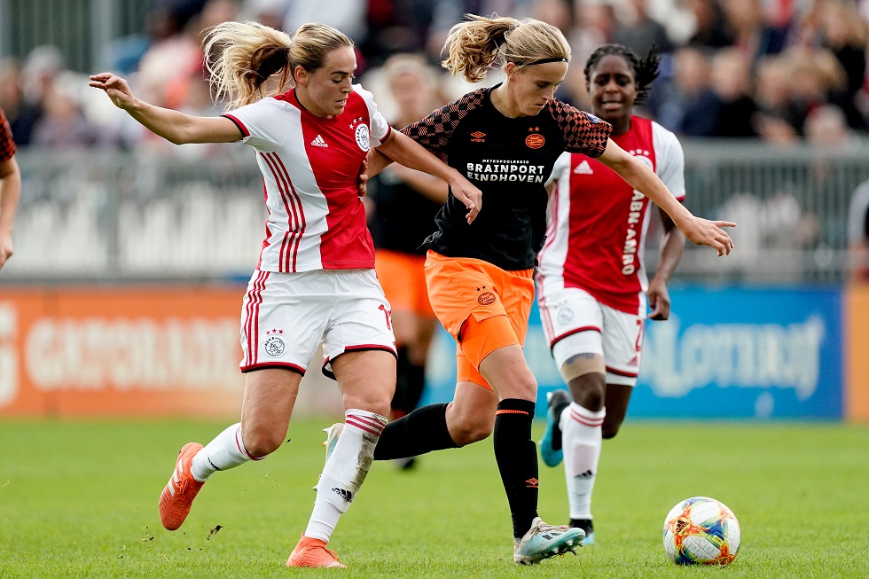 Katje Snoeijs is dit seizoen wederom op schot voor PSV Vrouwen met 17 treffers