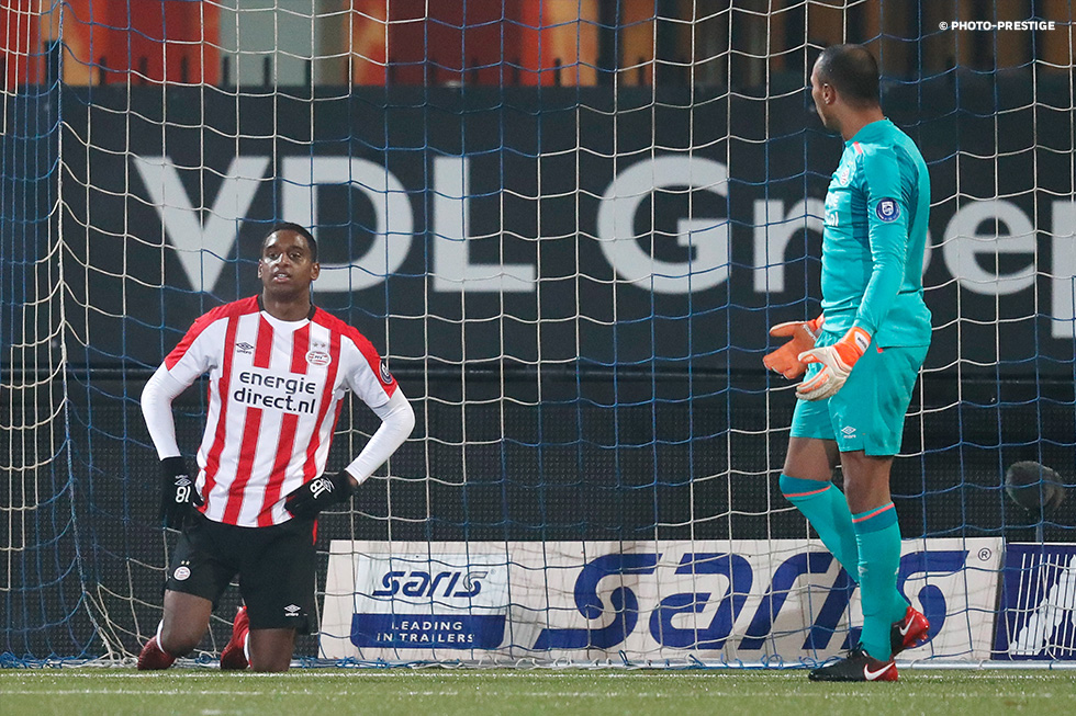 Jong PSV gaf de zege maandagavond in de slotfase weg