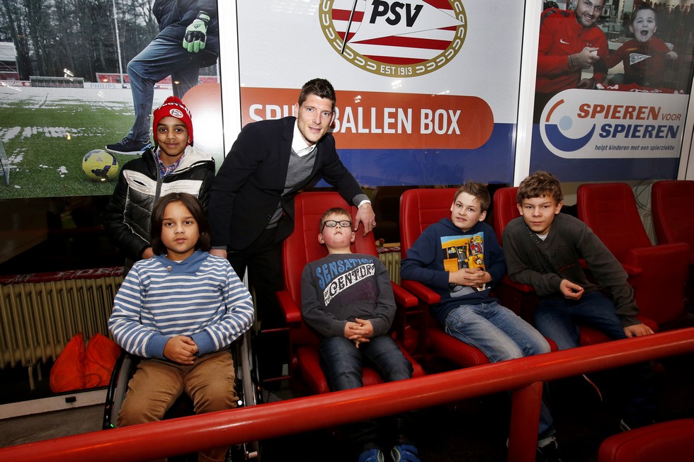 Ter gelegenheid van het begin van de samenwerking werd de Spierballen Box geopend | &copy; Pics United