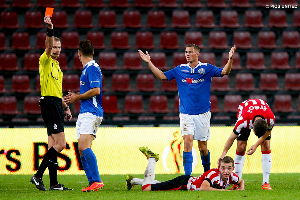 In Eindhoven won Jong PSV met 5-1; FC Den Bosch eindigde dat duel met tien man  © Pics United
