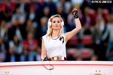 Optredens voorafgaand aan de wedstrijd.