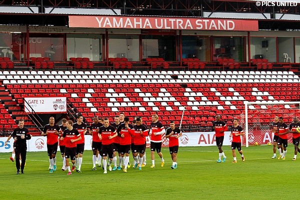 Het was er broeierig warm en dus even wennen voor de selectie.