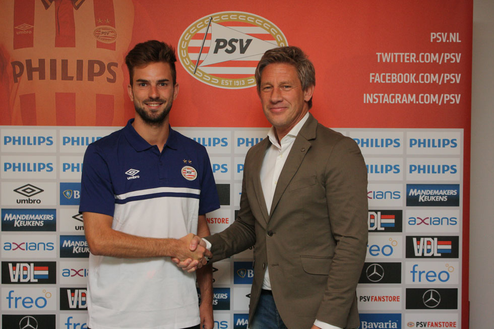 Davy Pröpper kort na het zetten van zijn handtekening | © PSV Media