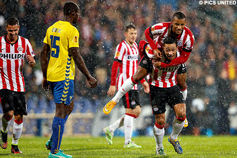 PSV kwam twee keer op voorsprong in de eerste helft.