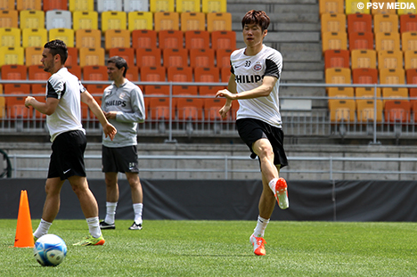 Suwon is de stad waar Park zijn jeugd heeft doorgebracht .