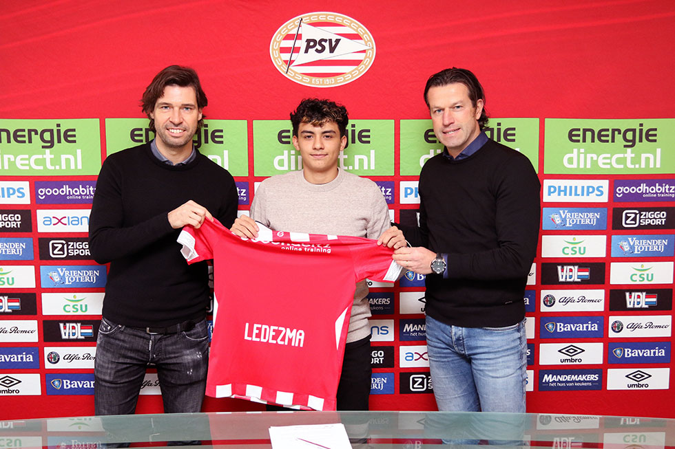 Ernest Faber presenteert samen met technisch manager John de Jong aanwinst Richard Ledezma